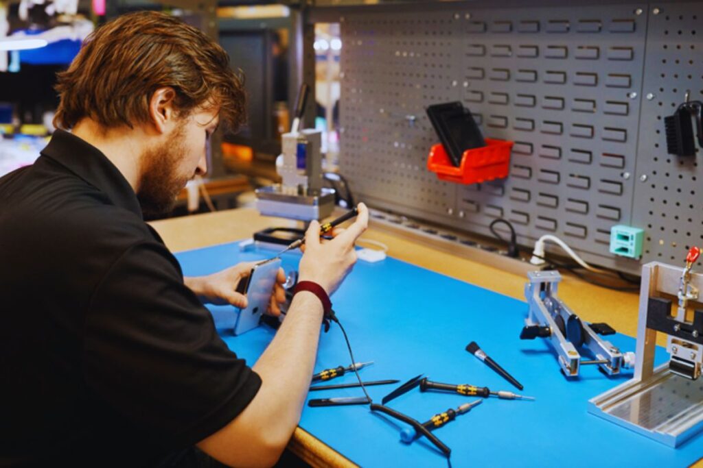 Can an iPhone Battery Be Replaced in India? Shocking Cost, Risks & Process (2026)